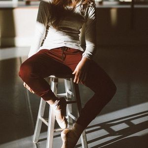 Albion Fit  At Ease Jogger in Wine